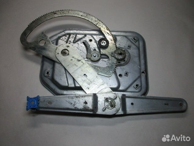 Стеклоподъемник электрический правый Scania 4 seri