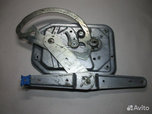 Стеклоподъемник электрический правый Scania 4 seri