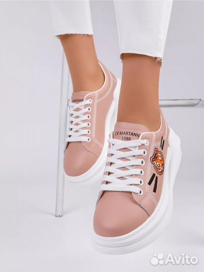 Кроссовки новые 35-36 натуральная кожа женские