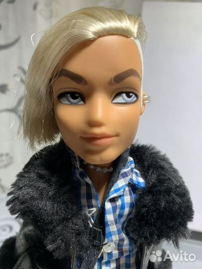 Кукла Bratz collector cameron