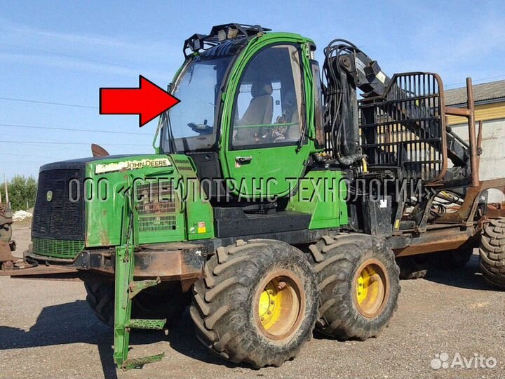 Стекло лобовое John Deere