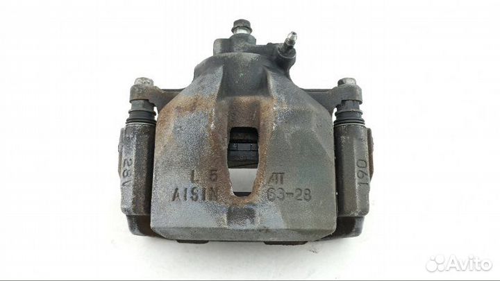 Суппорт передний левый Toyota Wish ZNE10 2005