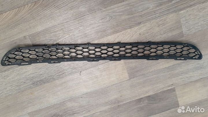 Решетка в бампер передняя Hyundai Santa-Fe