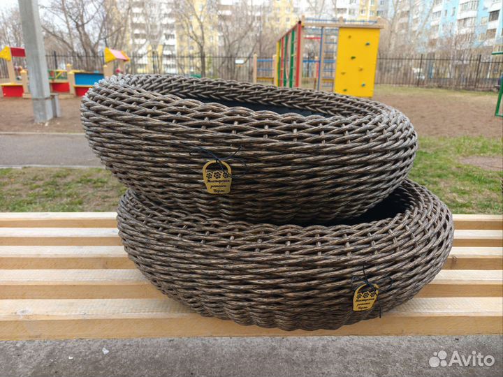 Кашпо -пончик из полиротанга