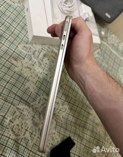 Macbook air 13 m3 8 256gb Идеал