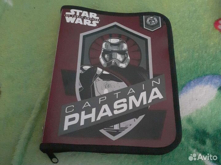 Пенал и 2 папки для тетрадей, новые