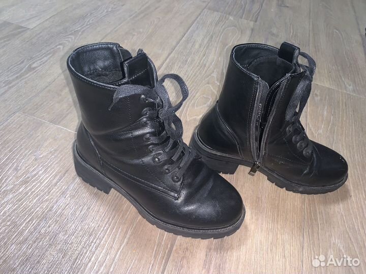 Женские ботинки