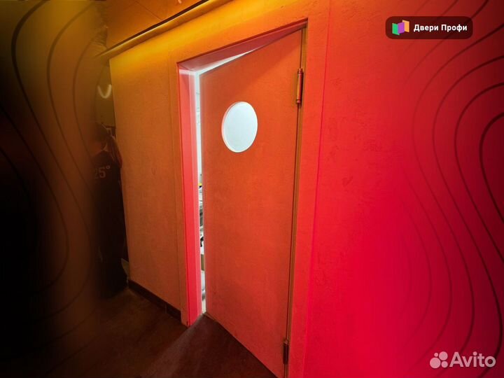 Двери маятниковые для общепита