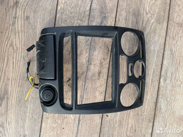 Центральная рамка Mitsubishi Carisma 1.6