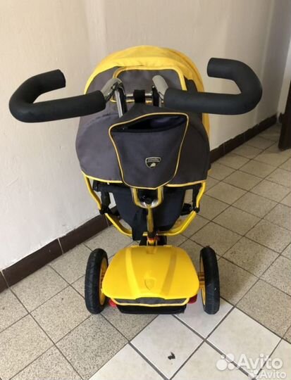 Детский велосипед с ручкой