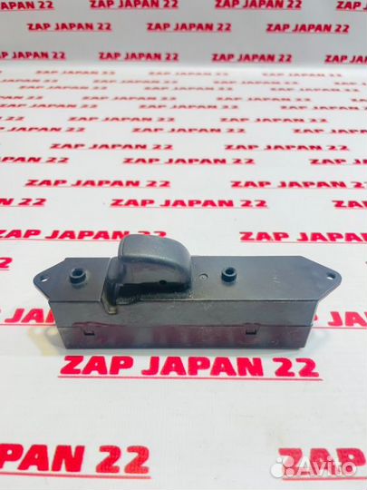 Блок управления стеклоподъемником задний правый