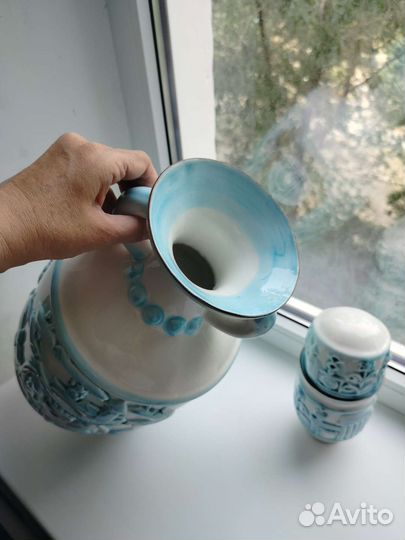 Кувшин со стаканом