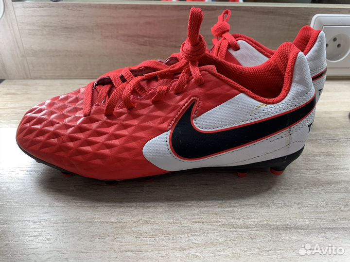 Бутсы Nike с шипами 36 размер