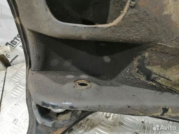 Подрамник передний Volkswagen Passat B5