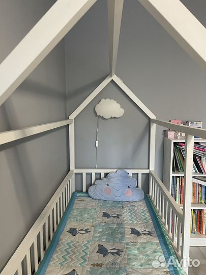 Кровать домик