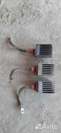 Продаются диоды В-200 с радиаторами