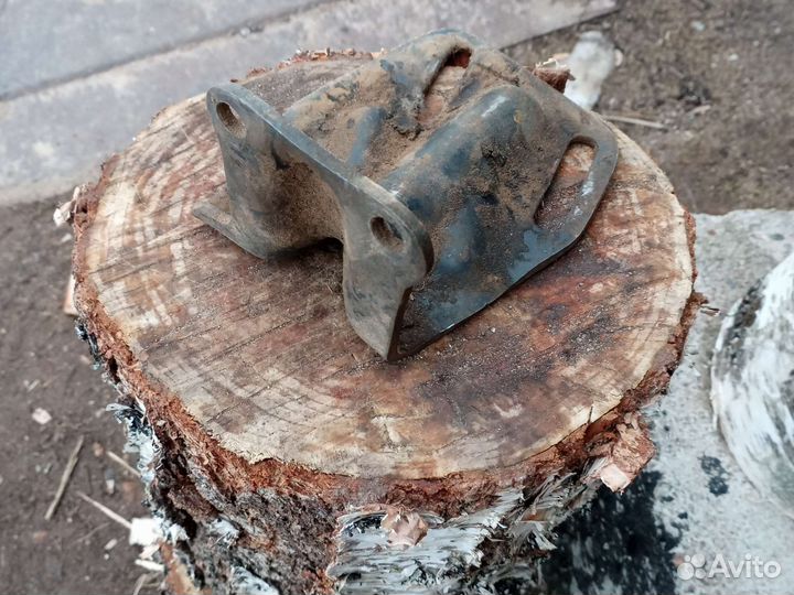 Кронштейн гидроусилителя руля