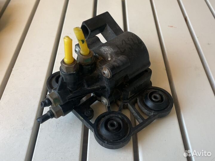 Клапана пневмоподвески Range Rover Vogue l322