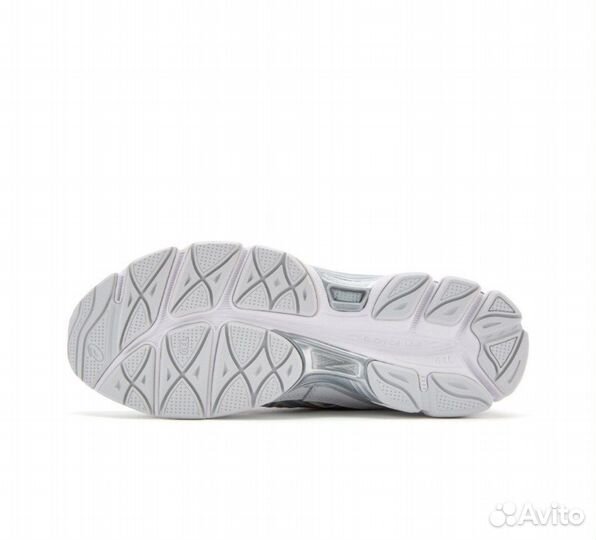 Кроссовки asics