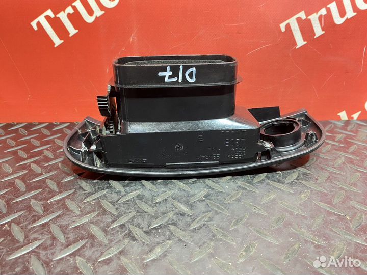 Дефлектор воздушный левый