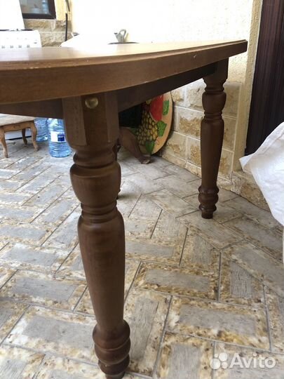 Стол со стульями