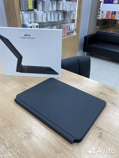 Клавиатура Apple Magic Keyboard для iPad Pro 11