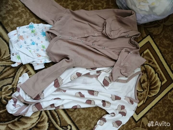 Вещи на новорожденного, с рождения до 6-8 месяцев