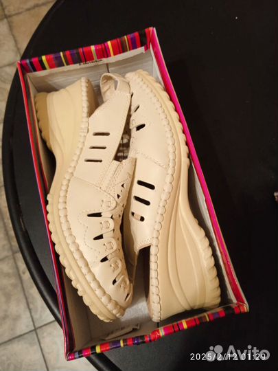 Босоножки летние, кожаные