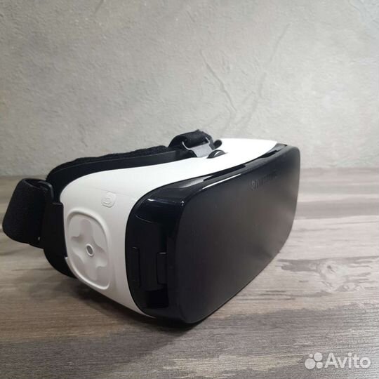 Очки виртуальной реальности Samsung Gear VR