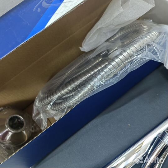 Смеситель для ванны и душа Dionis