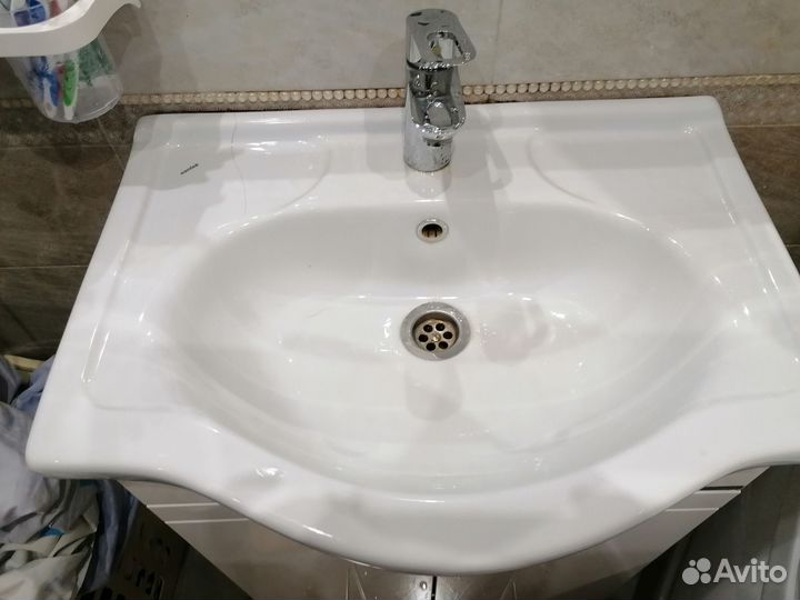 Продам тумбу с умывальником