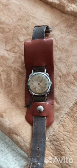 Наручные советские часы
