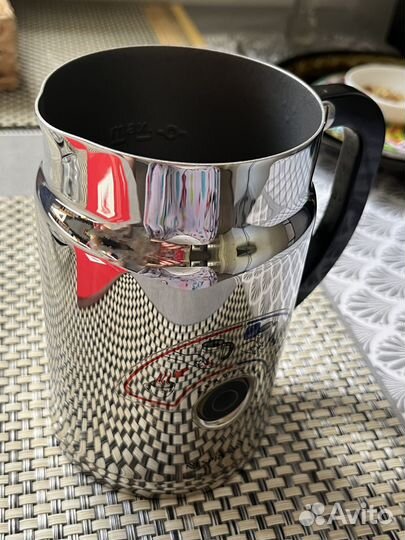 Капучинатор Nespresso Aeroccino Plus Milk Frother