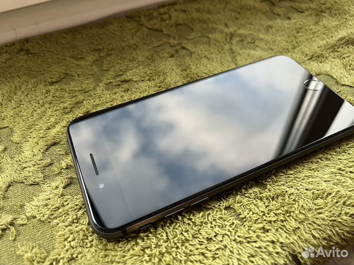 Телефон iPhone 8 plus