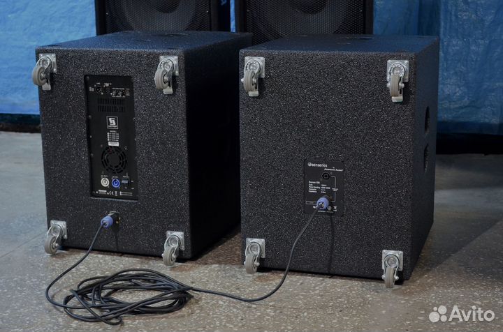 Два активных облегченных сабвуфера для выездной ра