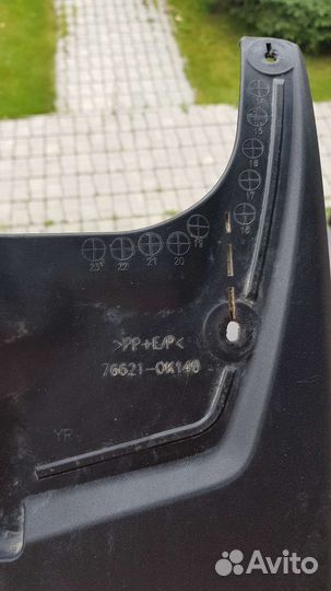 Брызговики передние 2 шт. Toyota Hilux viii