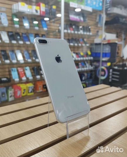 iPhone 8 Plus, 64 ГБ