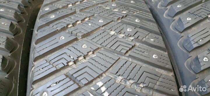 Goodyear UltraGrip Ice Arctic SUV 225/55 R18