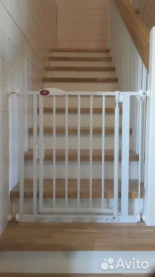 Ворота безопасности на лестницу red castle