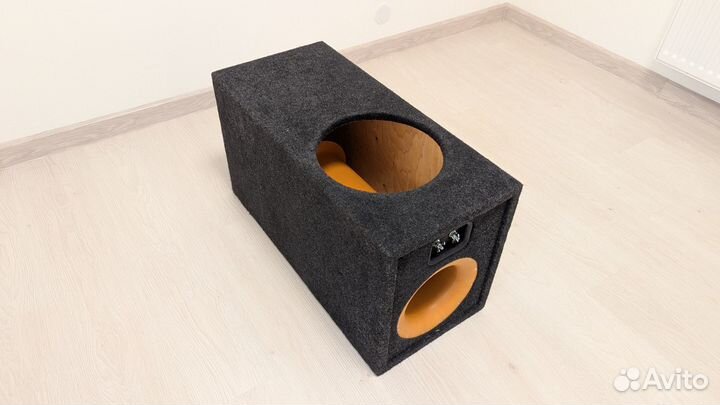 Короб для сабвуфера 12 дюймов на трубе