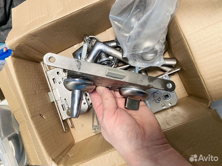 Замки дверные врезные