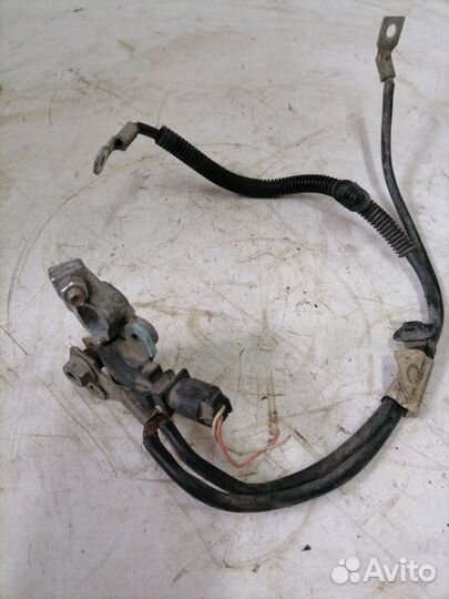 Проводка аккумуляторной батареи (плюсовая клемма)