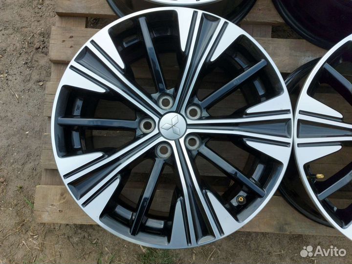 Mitsubishi Eclipse Cross Ориг R18 5x114.3 ET38 7J