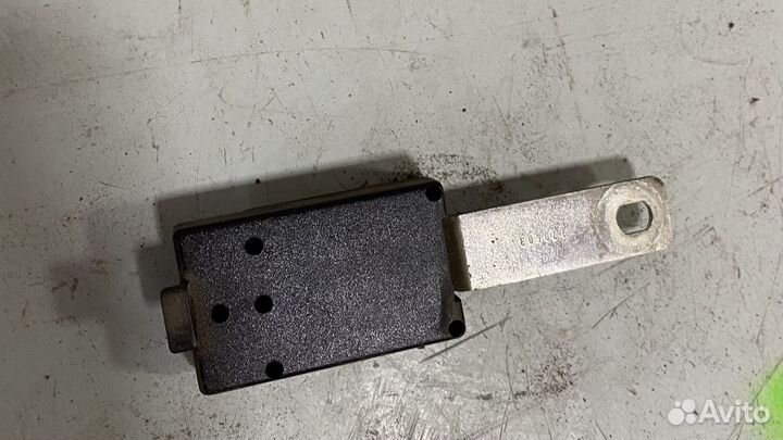 Блокирующий контур антенны W140