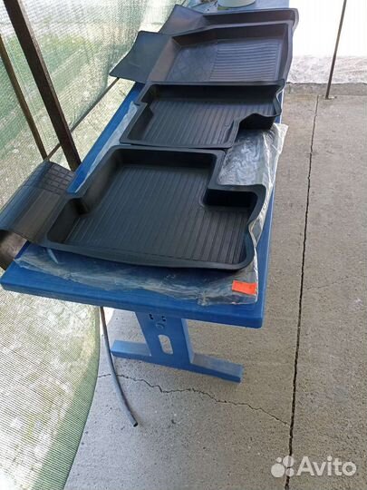 Автомобильные коврики резиновые