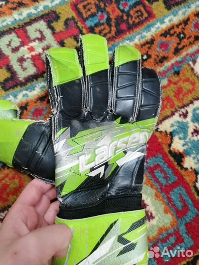 Футбольные перчатки Larsen