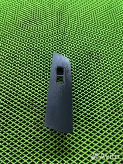 Накладка кнопки задняя левая мазда 6 gh