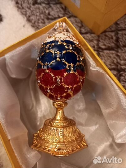Сувенир Яйцо Фаберже малое (триколор с короной)