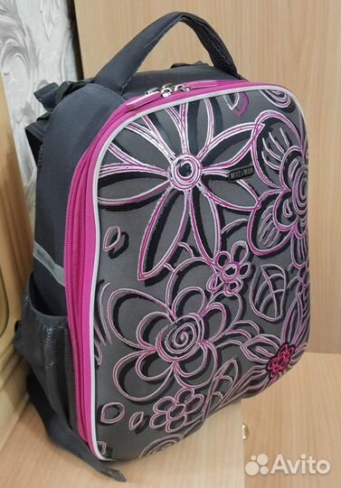 Рюкзак школьный с ортопедической спинкой