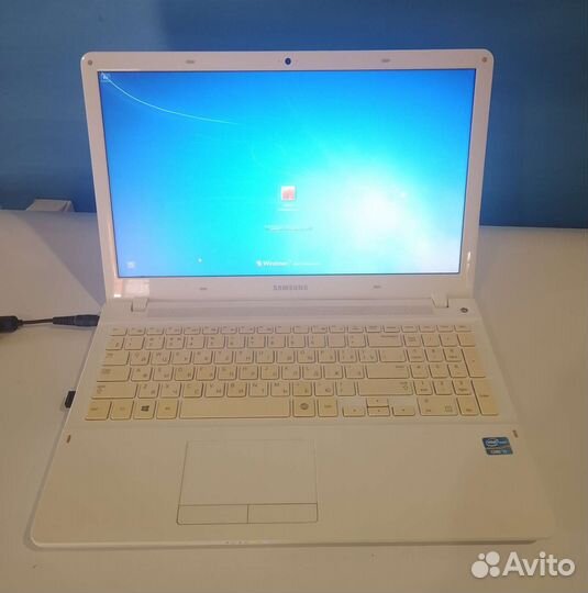 Ноутбук Samsung i5- 3220M/4gb/HDD500